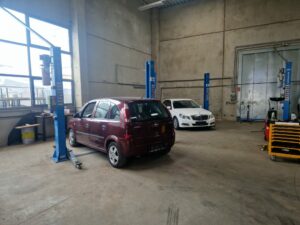 KFZ Hobby Werkstatt Innen Reparatur